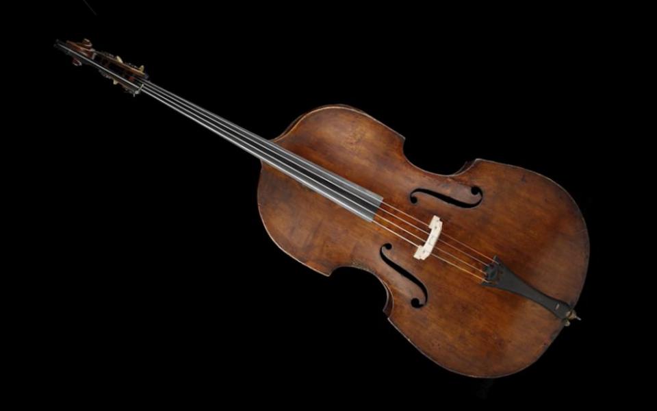 Kontrabosai: giliausias muzikos pamatas, kuris formuoja orkestro&nbsp;skambesį